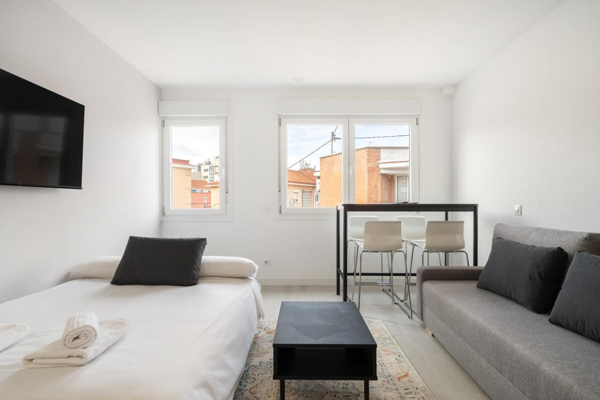 Madriver Apartamentos Reformados Con Parking Gratuito 外观 照片