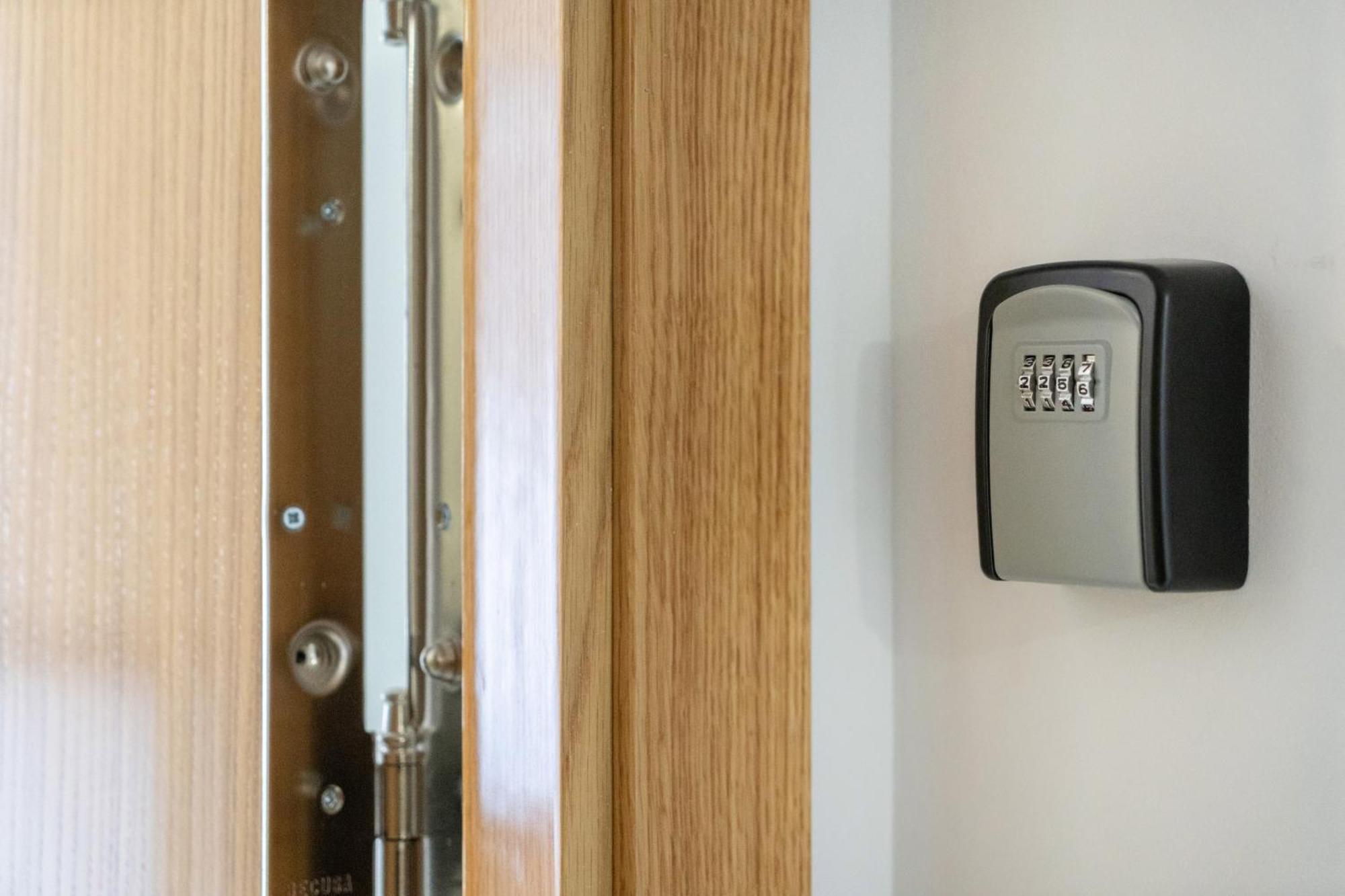 Madriver Apartamentos Reformados Con Parking Gratuito 外观 照片