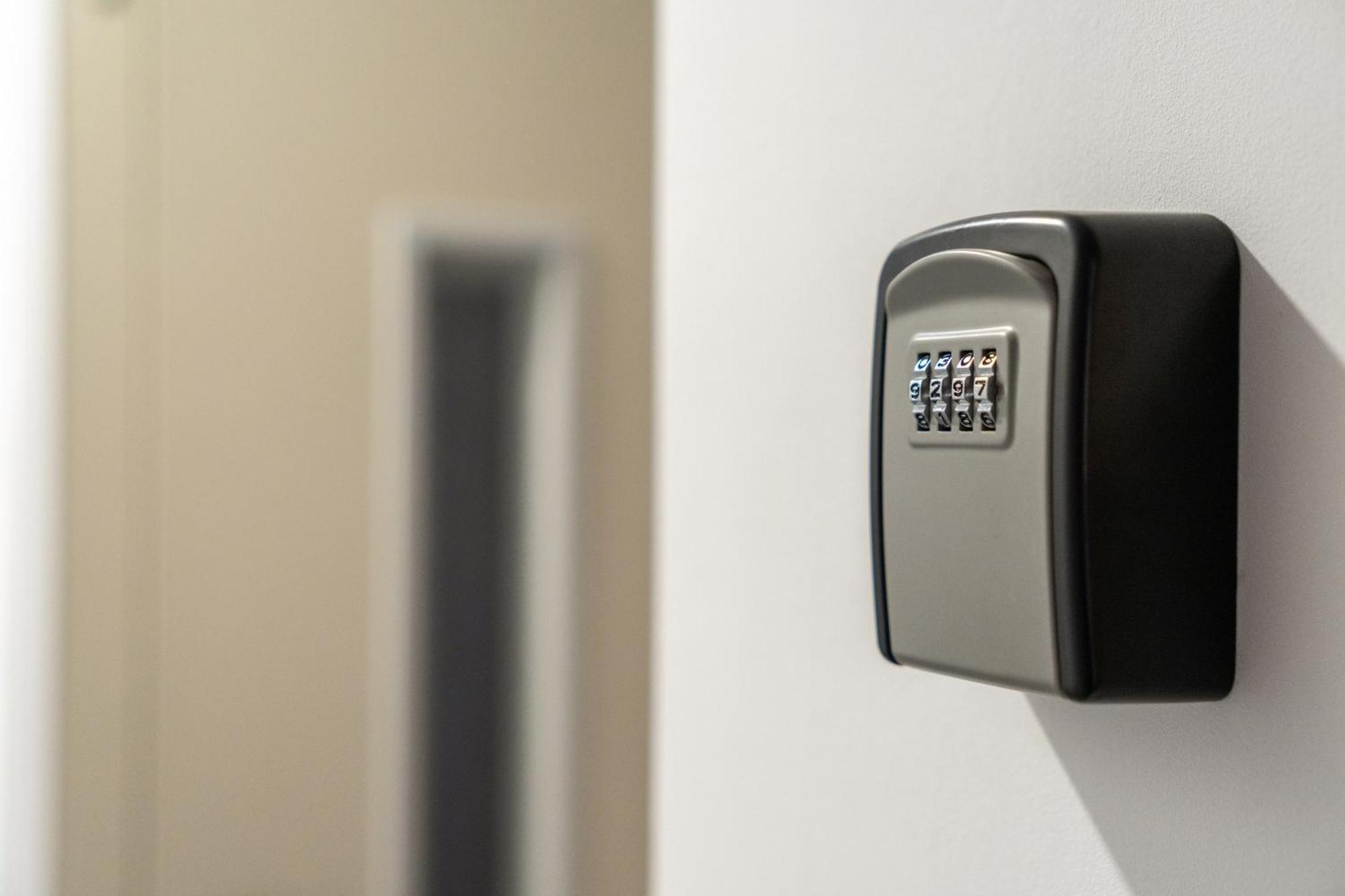 Madriver Apartamentos Reformados Con Parking Gratuito 外观 照片